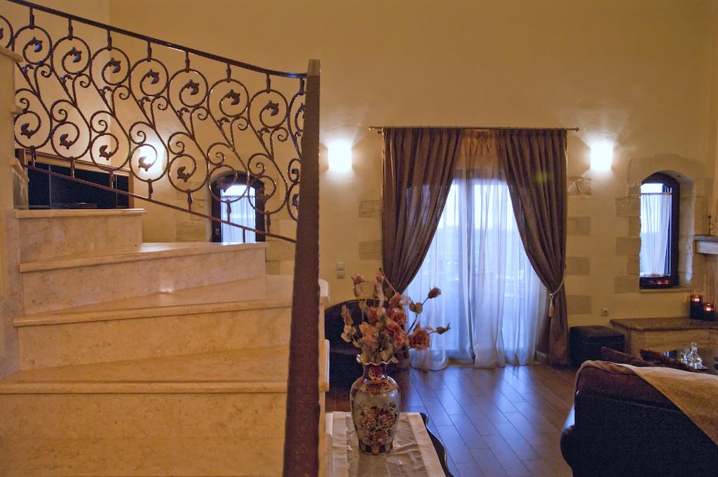 Giovanta Villa Kondomarion الغرفة الصورة